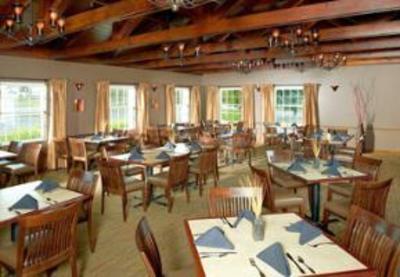 фото отеля BEST WESTERN Plus Steeplegate Inn