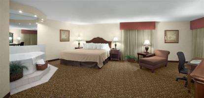 фото отеля BEST WESTERN Plus Steeplegate Inn