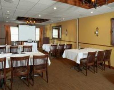 фото отеля BEST WESTERN Plus Steeplegate Inn