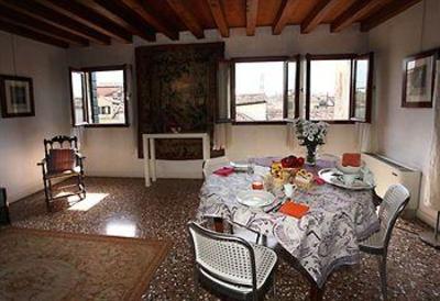 фото отеля Palazzo Contarini della Porta di Ferro