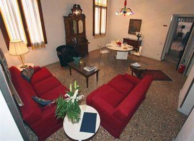 фото отеля Palazzo Contarini della Porta di Ferro