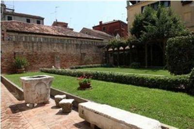 фото отеля Palazzo Contarini della Porta di Ferro
