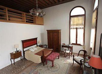фото отеля Palazzo Contarini della Porta di Ferro