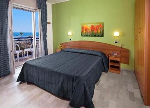 фото отеля Hotel Bernard