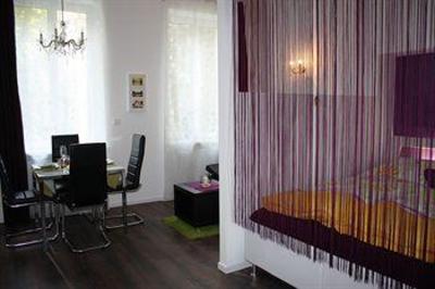 фото отеля Small Modern Apartment Vienna - Seidlgasse