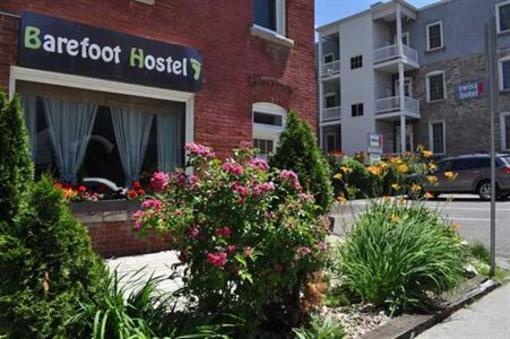 фото отеля The Barefoot Hostel