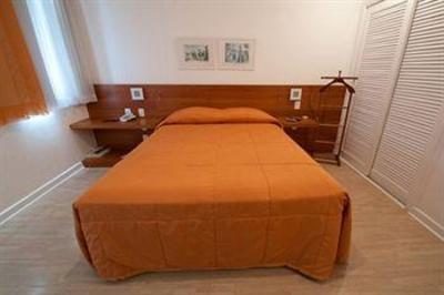 фото отеля Hotel Debret