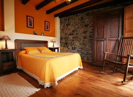 фото отеля Apartamentos Turisticos Paseo de la Alameda