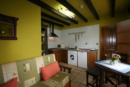 фото отеля Apartamentos Turisticos Paseo de la Alameda