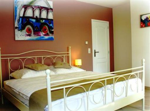 фото отеля Pension Francaise Les Volets Bleus