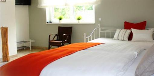 фото отеля Pension Francaise Les Volets Bleus