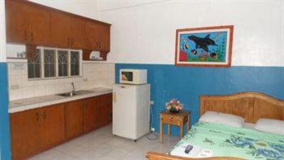 фото отеля Daniela's Place Apartelle