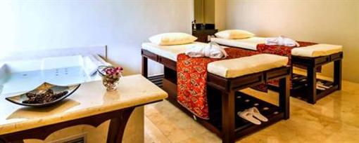 фото отеля Royal Kuningan Hotel