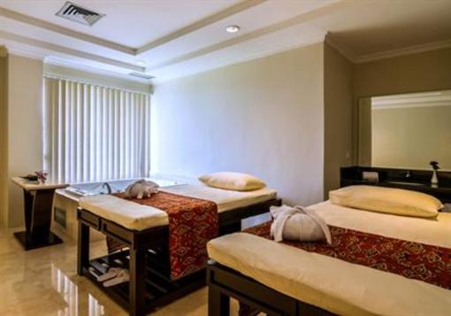 фото отеля Royal Kuningan Hotel