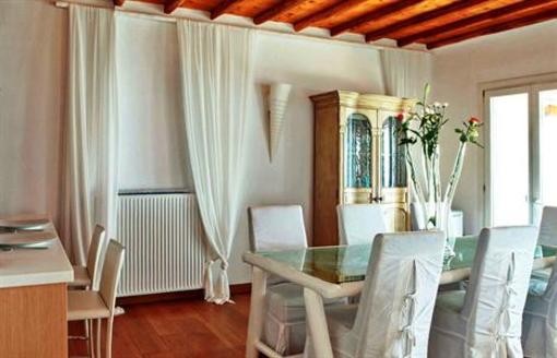 фото отеля Zinas Villas