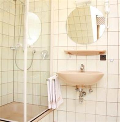 фото отеля Gasthof Krone Otisheim