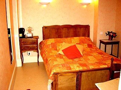 фото отеля Auberge Du Chateau Saint Remy de Blot