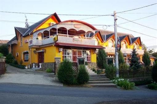 фото отеля Gold Barrel Inn and Restaurant