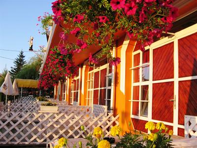 фото отеля Gold Barrel Inn and Restaurant