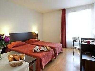 фото отеля Adagio Access Vanves Porte de Chatillon