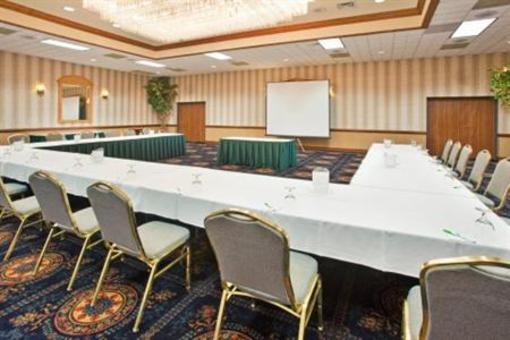 фото отеля Holiday Inn Hotel & Suites Carol Stream