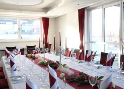 фото отеля Hotel Mozart Traunreut