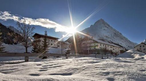 фото отеля Hotel Alpenrose Galtur