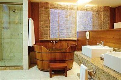 фото отеля Ritz Lagoa da Anta Urban Resort