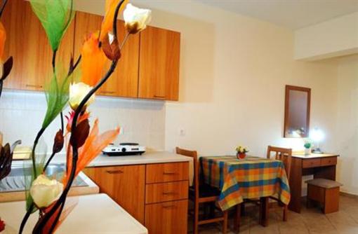 фото отеля Nikos II Apartments