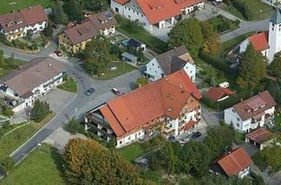 фото отеля Landgasthof Zum Schwarzen Grat Isny im Allgau