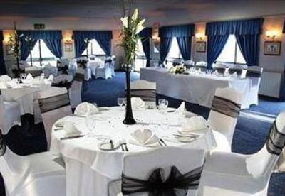 фото отеля De Vere Venues Denham Grove Hotel (England)