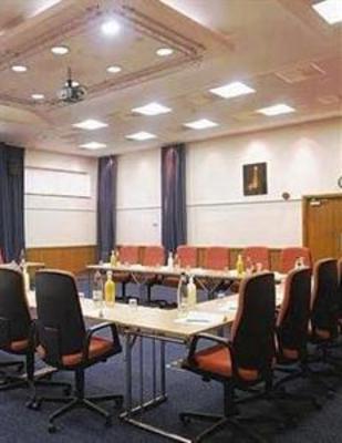 фото отеля De Vere Venues Denham Grove Hotel (England)