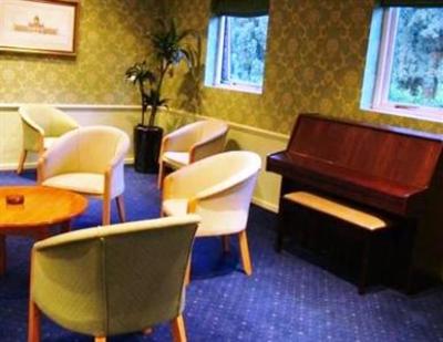 фото отеля De Vere Venues Denham Grove Hotel (England)