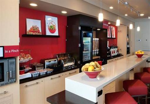 фото отеля TownePlace Suites by Marriott Frederick