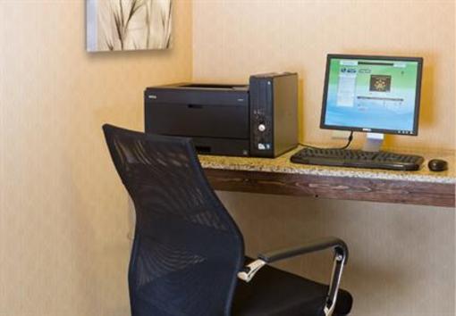 фото отеля Residence Inn Madison East
