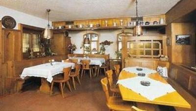 фото отеля Hotel Gasthof Zum Lowen Velburg