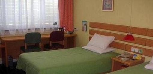 фото отеля Home Inn Qingdao Chengyang Zhengyang Road