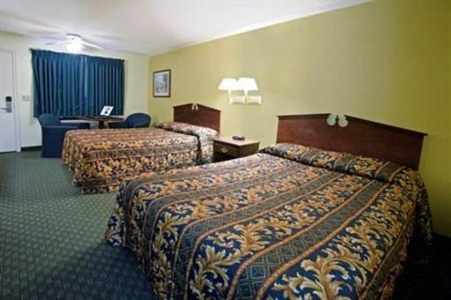 фото отеля Americas Best Value Laguna Inn & Suites