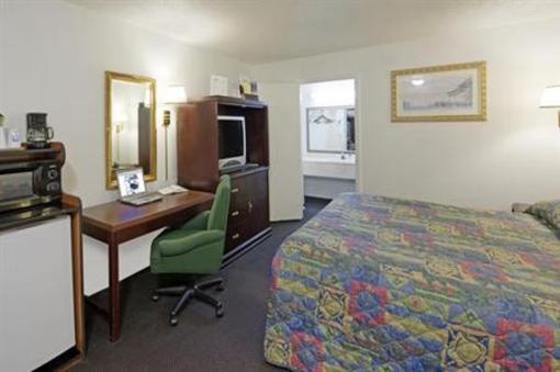 фото отеля Americas Best Value Inn Bonham