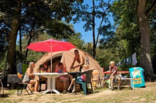 фото отеля Camping Le Petit Rocher Accomodation Longeville-sur-Mer