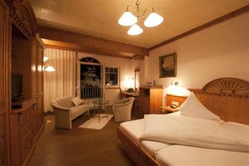 фото отеля Hotel Sauerländer Hof Hallenberg