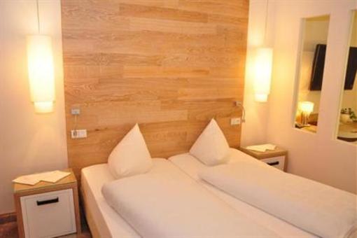 фото отеля Hotel Sauerländer Hof Hallenberg