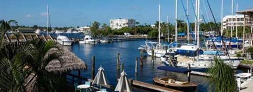 фото отеля Cove Inn on Naples Bay