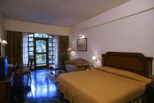 фото отеля Golden Retreat Hotel