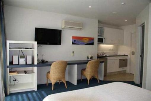 фото отеля Beaches Motor Inn