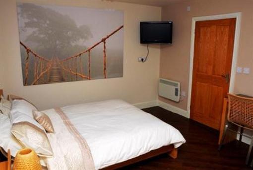 фото отеля Junction Three Guest House Coventry