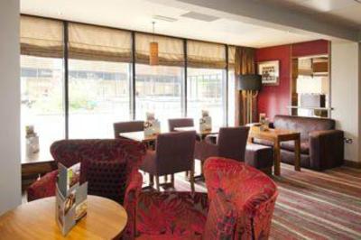 фото отеля Premier Inn Leeds City Centre North