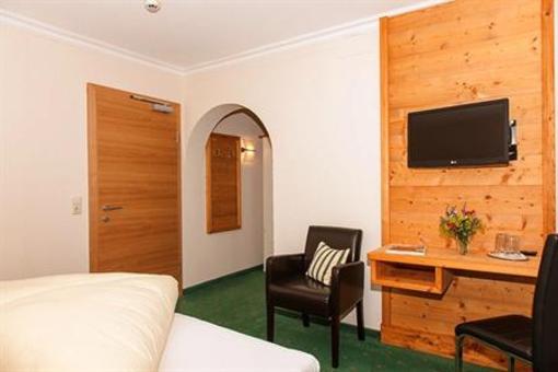фото отеля Berghof Pension Hotel Pertisau