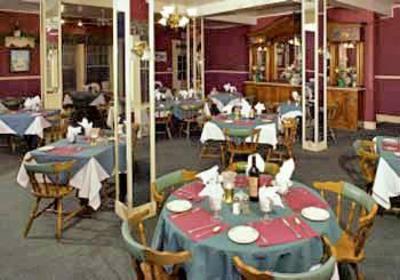 фото отеля Fullerton Inn