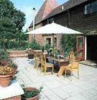 фото отеля Bishopsdale Oast Bed and Breakfast Biddenden